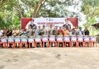 Kapolda-NTT-Salurkan-Bantuan-Sosial-kepada-Warga-Desa-Benu-Usai-Resmikan-Jembatan-Merah-Putih