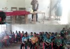 Tanamkan-Literasi-Digital-Sejak-Dini,-Kapolsek-Wewiku-Berikan-Edukasi-Etika-Bermedia-Sosial-kepada-Siswa-Baru