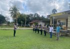 Kapolsek-Malaka-Timur-Tekankan-Disiplin-dan-Profesionalisme-Personel-Melalui-Apel-Pagi-Rutin
