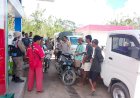 Pastikan-Penyaluran-BBM-Tertib-dan-Adil,-Polsek-Sasitamean-Kawal-Distribusi-Pertalite-di-APMS-Umutnana