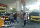 Jaga-Ketertiban-Pengisian-BBM,-Polsek-Wewiku-Kawal-Aktivitas-Masyarakat-di-APMS-Webriamata
