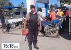 Pastikan-Penyaluran-BBM-Tertib-dan-Adil,-Polsek-Kobalima-Hadir-di-APMS-Welaus