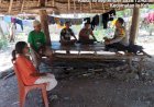 Bhabinkamtibmas-Tunabesi-Sambangi-Warga,-Rawat-Kamtibmas-dari-Rumah-ke-Rumah
