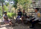 Dari-Rumah-ke-Rumah,-Bhabinkamtibmas-Tunabesi-Perkuat-Kedekatan-dengan-Warga-Desa-Binaan
