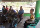Bhabinkamtibmas-Sambangi-Warga-Desa-Tunmat,-Ajak-Bersama-Jaga-Kamtibmas-dan-Cegah-Kebakaran-Hutan