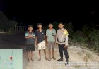 Jaga-Malam-Tetap-Aman,-Polri-Hadir-Menyapa-dan-Melindungi-Masyarakat-Weliman