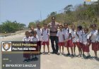 Polisi-Sahabat-Anak-di-Perbatasan-Ailala,-Personel-Polri-Ajak-Siswa-SD-Jaga-Diri-dan-Ciptakan-Lingkungan-Aman