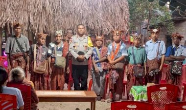 Kapolsek-Sasitamean-Hadiri-Ritual-Peresmian-Rumah-Adat-Suku-Beiabuk,-Ajak-Masyarakat-Jaga-Kamtibmas-dan-Lestarikan-Budaya