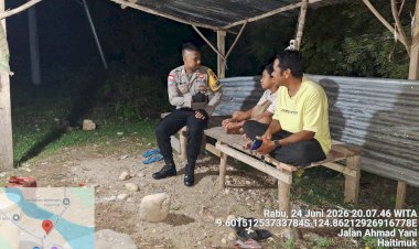 Duduk-bersama-masyarakat,-Bhabinkamtibmas-Polsek-Weliman-sampaikan-pesan-kamtibmas