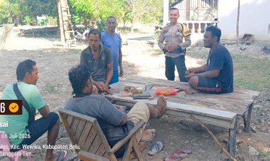 Menyapa-Warga-di-Tengah-Aktivitas-Siang-Hari,-Polsek-Wewiku-Perkuat-Kamtibmas-Lewat-Patroli-Dialogis