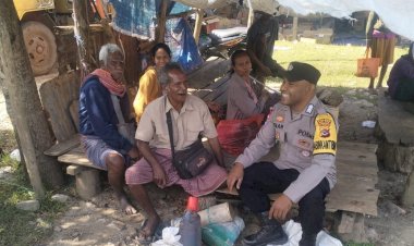 Lewat-Senyum-dan-Canda-Bersama-Warga,-Bhabinkamtibmas-Polsek-Malaka-Timur-Perkuat-Kedekatan-dan-Sampaikan-Pesan-Kamtibmas
