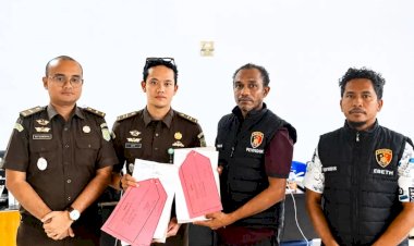 Polres-Malaka-Limpahkan-Tersangka-Kasus-Dugaan-Korupsi-Dana-Desa-Nabutaek-Tahap-II-ke-Kejaksaan-Negeri-Belu