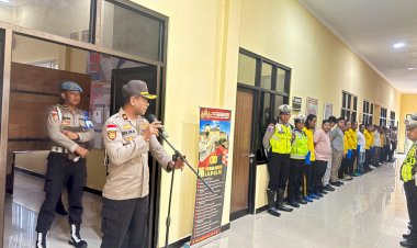 Disiplin-Tanpa-Batas,-Wakapolres-Malaka-Apresiasi-Semangat-Personel-di-Tengah-Hujan