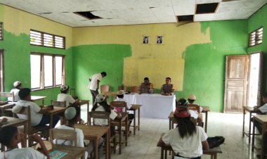 Cegah-Narkoba-dan-Tingkatkan-Kesadaran-Tertib-Berlalu-Lintas,-Polsek-Sasitamean-Edukasi-Peserta-MPLS-SMA-Katolik-Santo-Lukas-Rafau