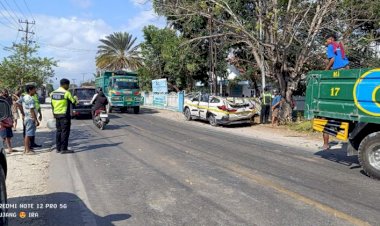 Sigap-Tangani-Pohon-Tumbang-Akibat-Angin-Kencang,-Polres-Kupang-Imbau-Masyarakat-Tingkatkan-Kewaspadaan