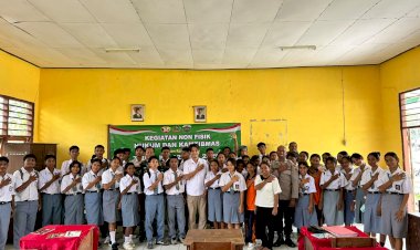 Polres-Malaka-Tanamkan-Kesadaran-Hukum-Sejak-Dini-Melalui-Penyuluhan-di-SMA-R.A.-Kartini