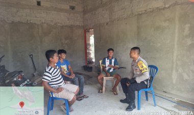 Polisi-Hadir-di-Tengah-Masyarakat,-Patroli-Dialogis-Polsek-Weliman-Jaga-Wilayah-Tetap-Aman-dan-Kondusif