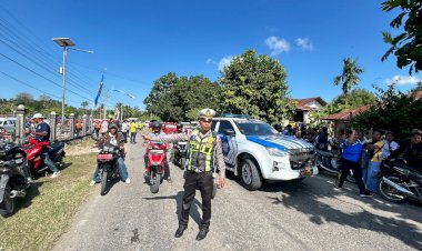 Semangat-Kemerdekaan-Membara,-Polres-Malaka-Kawal-Gerak-Jalan-8-KM-Libatkan-Pelajar-dan-OPD