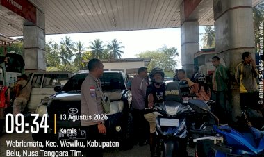 Polsek-Wewiku-Monitoring-Penyaluran-BBM-di-APMS-Webriamata,-Pastikan-Distribusi-Aman-dan-Tertib