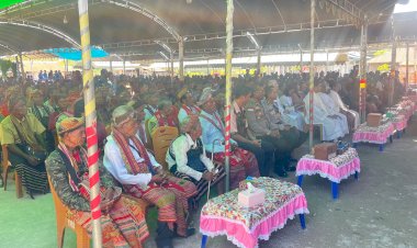 Polres-Malaka-Amankan-Misa-Syukur-Penabisan-Imam-Baru-dan-Kaul-Kekal-Biarawati,-Ribuan-Umat-Hadir