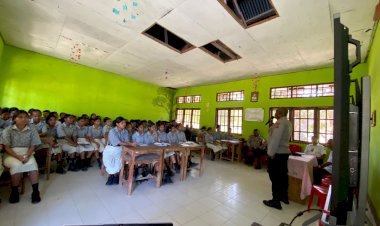 Bag-SDM-Polres-Malaka-Sosialisasikan-Bimlat-di-SMAN-1-Malaka-Timur,-Dorong-Generasi-Muda-Kenali-Peluang-Pengabdian-di-Polri