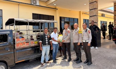 IKS-PI-Kera-Sakti-Cabang-Malaka-Serahkan-Bantuan-Kemanusiaan-untuk-Korban-Bencana-Flores-melalui-Posko-Peduli-Flores-Polres-Malaka