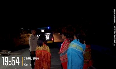 Polsek-Weliman-Hadir-di-Tengah-Warga,-Pastikan-Situasi-Malam-Tetap-Aman-dan-Kondusif