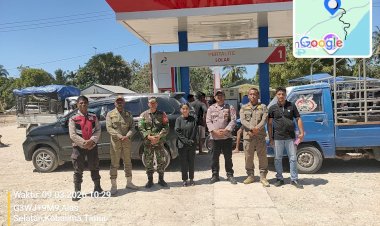 Polsek-Kobalima-Bersama-TNI-dan-Pemda-Kawal-Penyaluran-BBM-di-SPBU-Motamasin