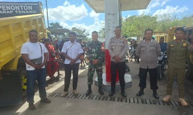 Polsek-Laenmanen-Bersama-Instansi-Terkait-Kawal-Penyaluran-BBM-di-APMS-Nurobo