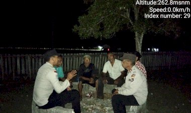 Polsek-Sasitamean-Perkuat-Kehadiran-Polisi-di-Tengah-Aktivitas-Warga