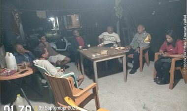 Polsek-Wewiku-Hadir-di-Tengah-Warga,-Perkuat-Keamanan-dan-Kenyamanan-Malam-Hari