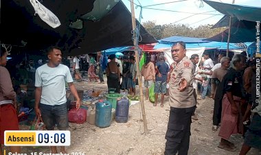 Patroli-Polsek-Wewiku-Pantau-Pasar-dan-Aksi-Sosial,-Kamtibmas-Tetap-Kondusif