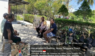 Menjaga-Kamtibmas-dari-Pintu-ke-Pintu,-Bhabinkamtibmas-Litamali-Bangun-Komunikasi-Bersama-Warga