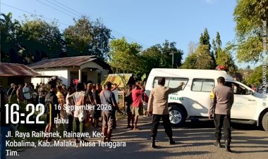 Polisi-Hadir-di-Tengah-Warga,-Kawal-Prosesi-Pemakaman-dan-Sampaikan-Pesan-Perlindungan