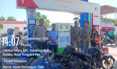 Polsek-Kobalima-Kawal-Penyaluran-BBM-di-Welaus,-Pastikan-Layanan-Tertib-dan-Berkeadilan