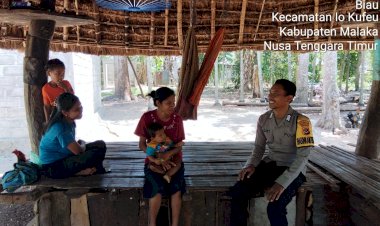 Dari-Rumah-ke-Rumah,-Bhabinkamtibmas-Tunabesi-Bangun-Kedekatan-dan-Kepedulian-Bersama-Warga