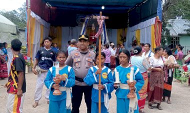 Polsek-Malaka-Timur-Pastikan-Perarakan-Ina-Maria-Na’i-Feto-Berjalan-Lancar-dan-Kondusif