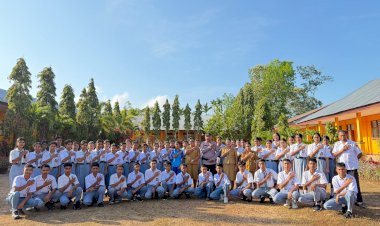 Polisi-Hadir-di-Sekolah,-Bangun-Kesadaran-Hukum-dan-Karakter-Pelajar-di-Io-Kufeu