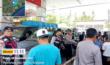 Sat-Samapta-Polres-Malaka-Patroli-Kota-dan-Atur-Lalu-Lintas-di-SPBU-Webrimata