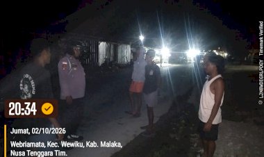 Hadir-Menyapa-Warga-hingga-Tengah-Malam,-Polsek-Wewiku-Perkuat-Patroli-Dialogis-Jaga-Kamtibmas