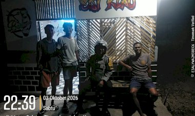 Hadir-di-Tengah-Malam,-Polsek-Wewiku-Rangkul-Warga-Jaga-Malaka-Tetap-Aman-dan-Kondusif