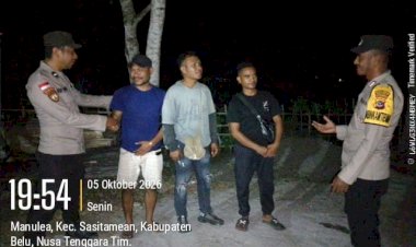 Bukan-Sekadar-Berpatroli,-Polisi-Sasitamean-Hadir-Menyapa-Warga-dan-Menguatkan-Rasa-Aman-di-Malam-Hari