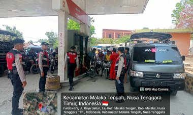 Pastikan-Pelayanan-BBM-dan-Arus-Lalu-Lintas-Tetap-Lancar,-Samapta-Polres-Malaka-Patroli-di-SPBU