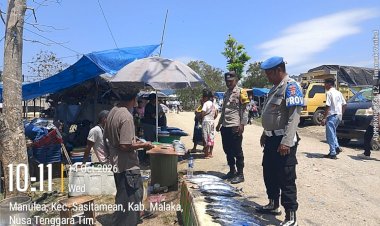 Cegah-Curanmor-di-Tengah-Keramaian-Pasar,-Polsek-Sasitamean-Hadir-Beri-Rasa-Aman-bagi-Warga
