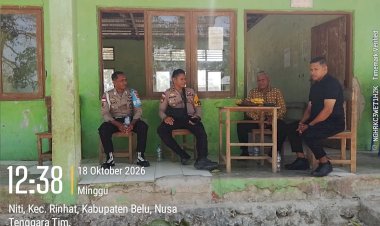 Menyusuri-Tiga-Desa,-Polsek-Rinhat-Hadirkan-Pesan-Keamanan-dan-Kepedulian-bagi-Warga
