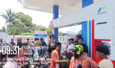 Polsek-Kobalima-Monitoring-Penyaluran-BBM-di-APMS-Welaus,-Pastikan-Pelayanan-kepada-Masyarakat-Berjalan-Tertib
