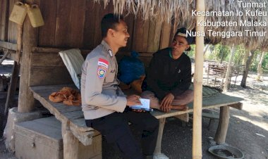 Sambang-dari-Rumah-ke-Rumah,-Polri-Ajak-Warga-Desa-Tunmat-Jaga-Kamtibmas-dan-Cegah-Kebakaran-Lahan