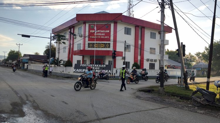 Satlantas Polres Malaka Intensifkan Pengaturan Lalu Lintas dan Edukasi Keselamatan Berkendara di Kota Betun