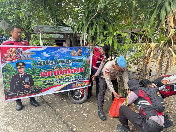 Sat Samapta Polres Malaka bersihkan Pasar Beiabuk, ciptakan lingkungan yang bersih dan nyaman bagi masyarakat