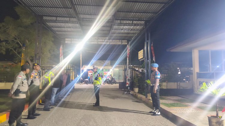 Polres Malaka Pastikan Kesiapsiagaan Personel dan Keamanan Tahanan Melalui Apel Pengecekan Piket Malam